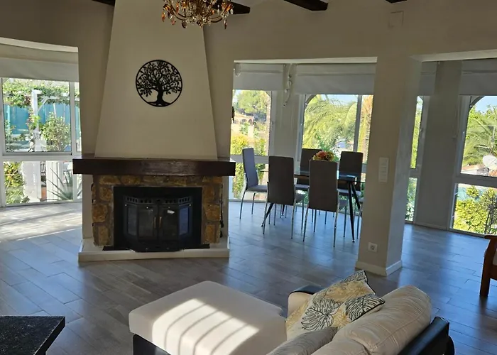 בית נופש Altomira דניה