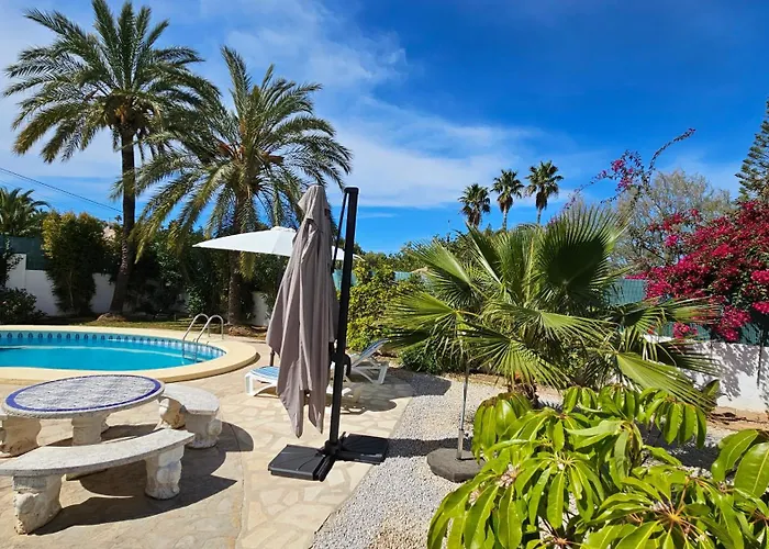 בית נופש Altomira *