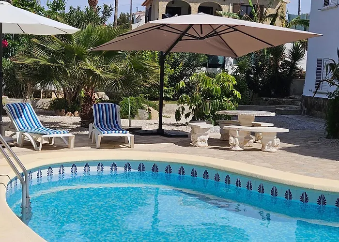 בית נופש Altomira *